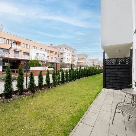 Appartement Rosa-modern 29m2 Ac, Netflix, Ps4, Pool, Sauna