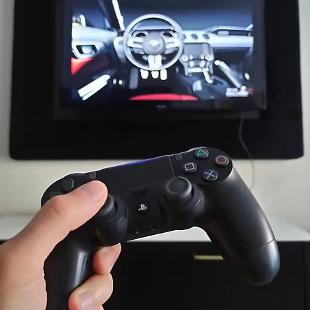 Rosa-modern 29m2 Ac, Netflix, Ps4, Pool, Sauna Apartman